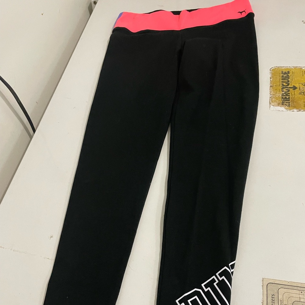 PINK Victoria’s Secret leggings